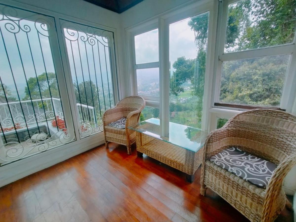Villa Santika Puncak Pass Cimacan Экстерьер фото