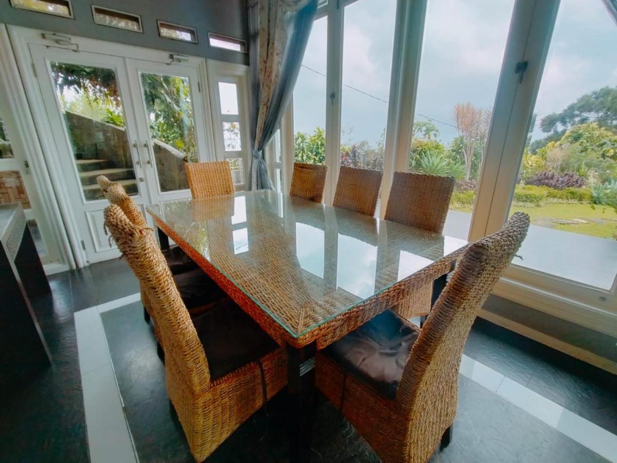 Villa Santika Puncak Pass Cimacan Экстерьер фото
