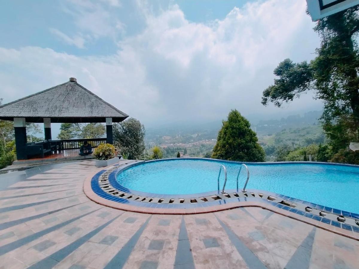 Villa Santika Puncak Pass Cimacan Экстерьер фото