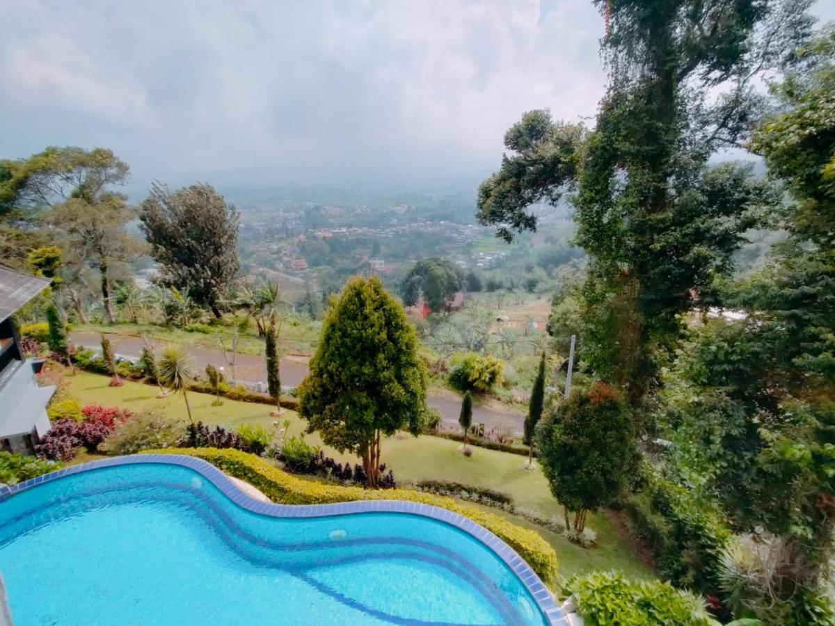 Villa Santika Puncak Pass Cimacan Экстерьер фото